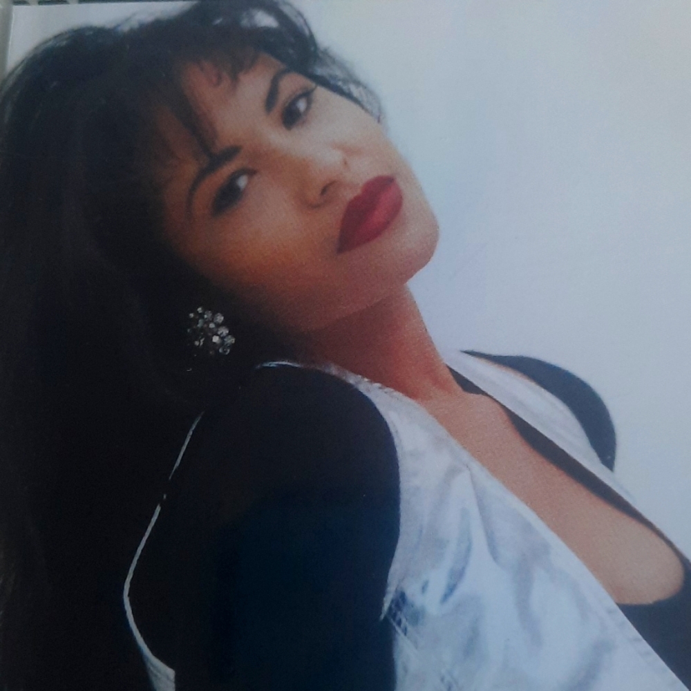 Selena CD - Picture 3 of 7